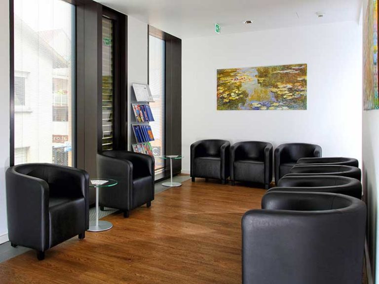 Kardiocentrum Frankfurt Praxis Bad Vilbel, Niddaplatz, Wartebereich